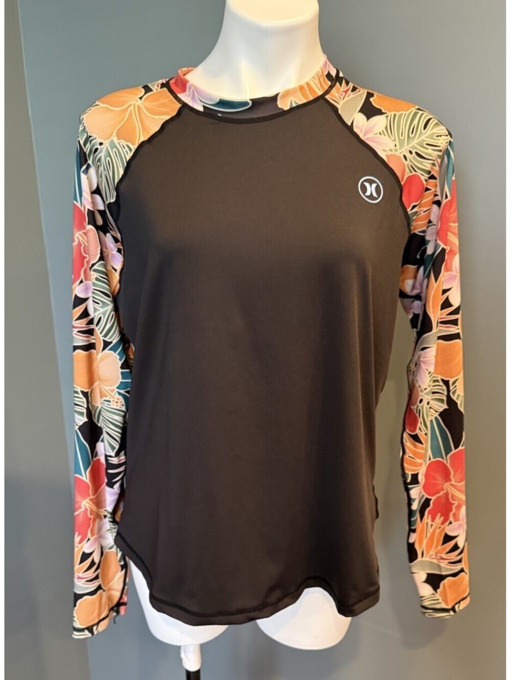 Hurley Womens 2XL Rash Guard Beach Vacation Swim UPF50+ Black Floral Sleeved